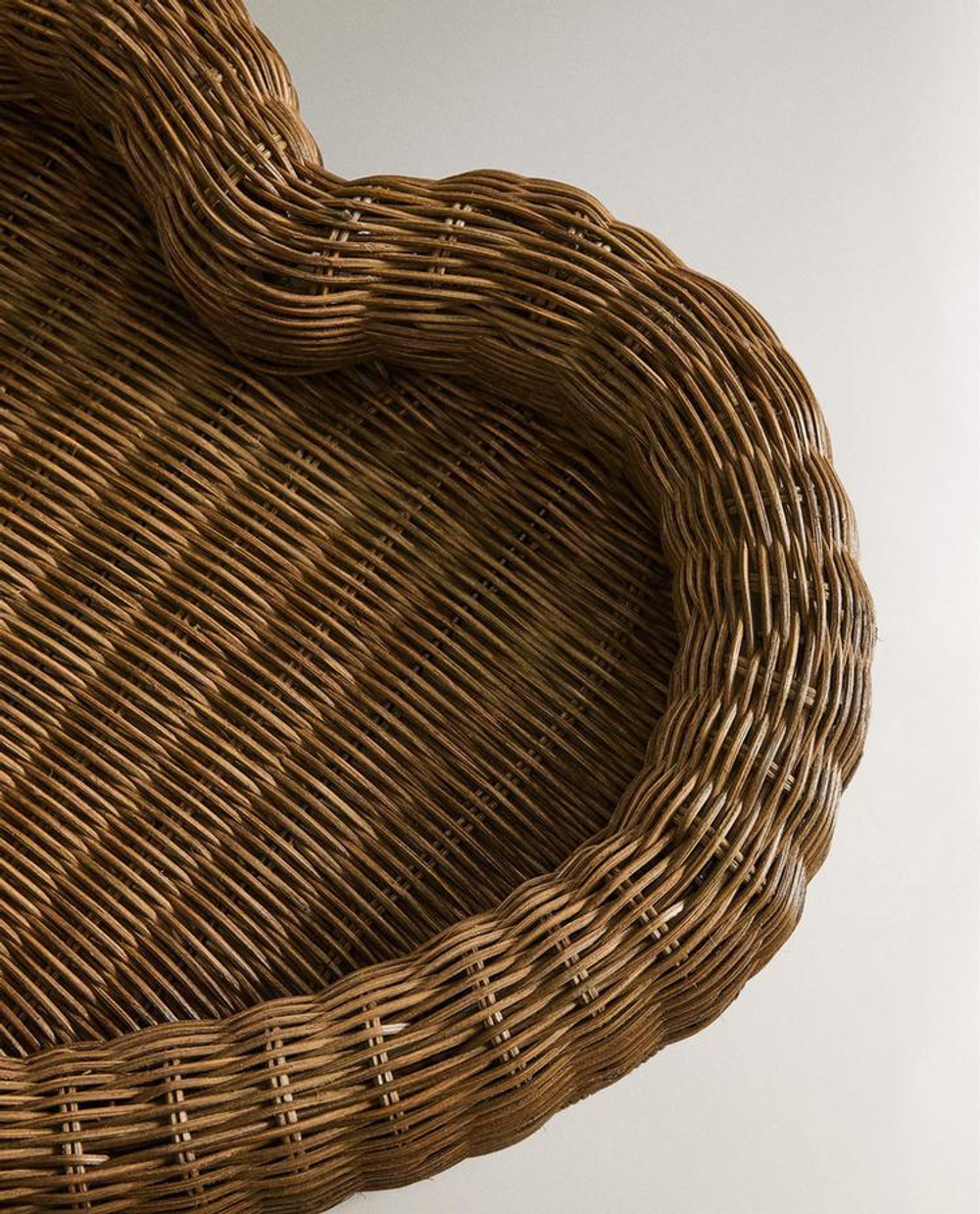 ZARA HOME НОВОГОДНИЙ ПОДНОС ИЗ РОТАНГА В ФОРМЕ СЕРДЕЧКА, КОРИЧНЕВЫЙ