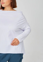 Лонгслив оверсайз с вырезом лодочка белый