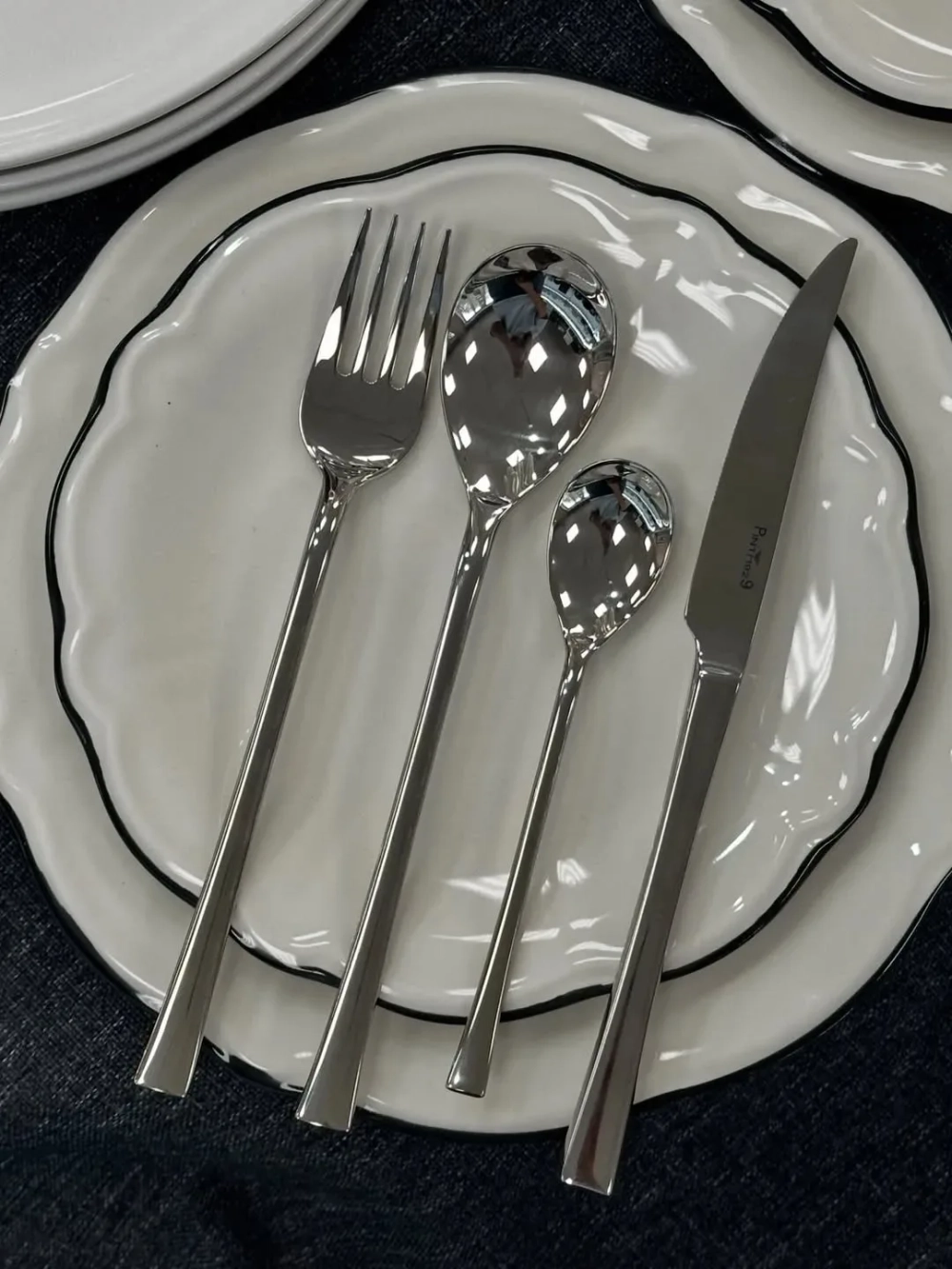 Ложка столовая Нью Йорк 18/10 3 мм. 21 см. Pinti