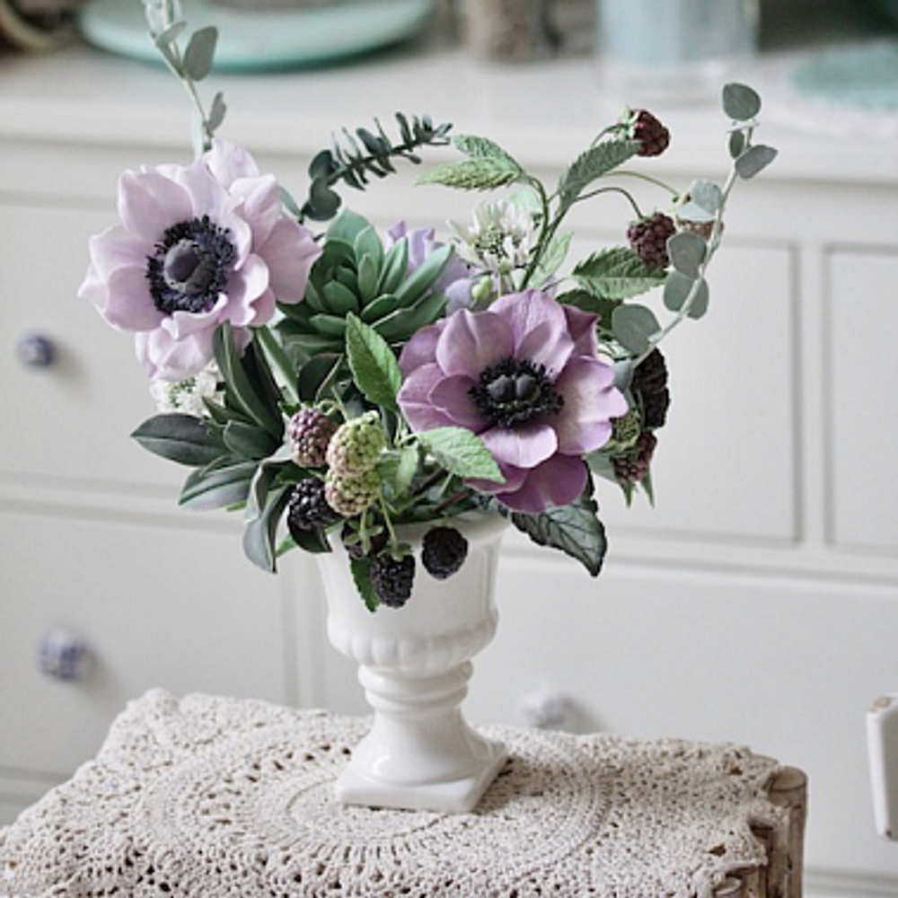 Кашпо "Антик" на ножке. Классическое. D10.5 x H13 см