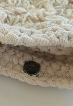 Вязаная сумочка и митенки