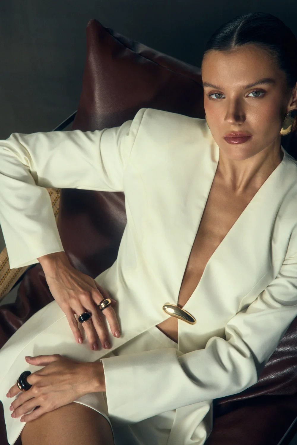 Жакет с акцентной брошью, Белый