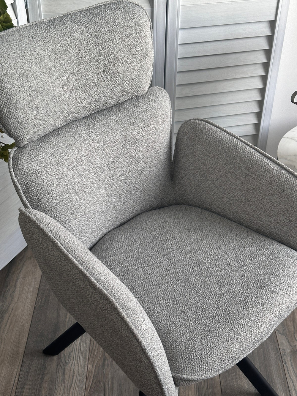 Стул М-City DISAUR Лонг (Long) поворотный на поворотный на 360 градусов, Ns10 Серый, букле, Черный каркас