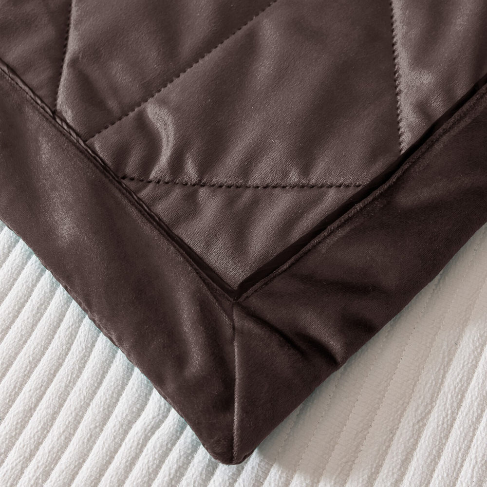 Велюровое покрывало в клетку с наволочками OVL037