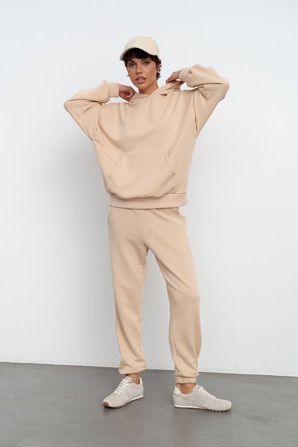 Худи свободного кроя из премиум футера ванильного цвета