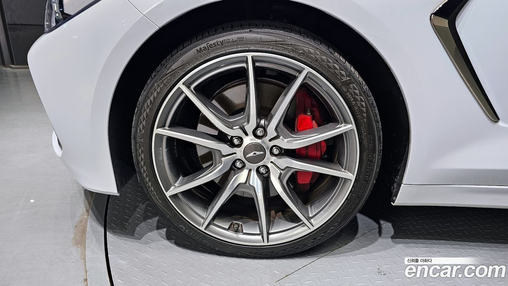 Genesis G70 2.0T (10.2019)