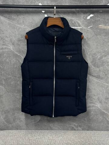 Безрукавка Prada