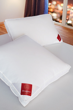 Подушка пуховая мягкая 50х75 Brinkhaus Down Surround