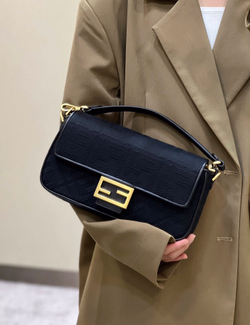 Fendi Baguette 27 cm