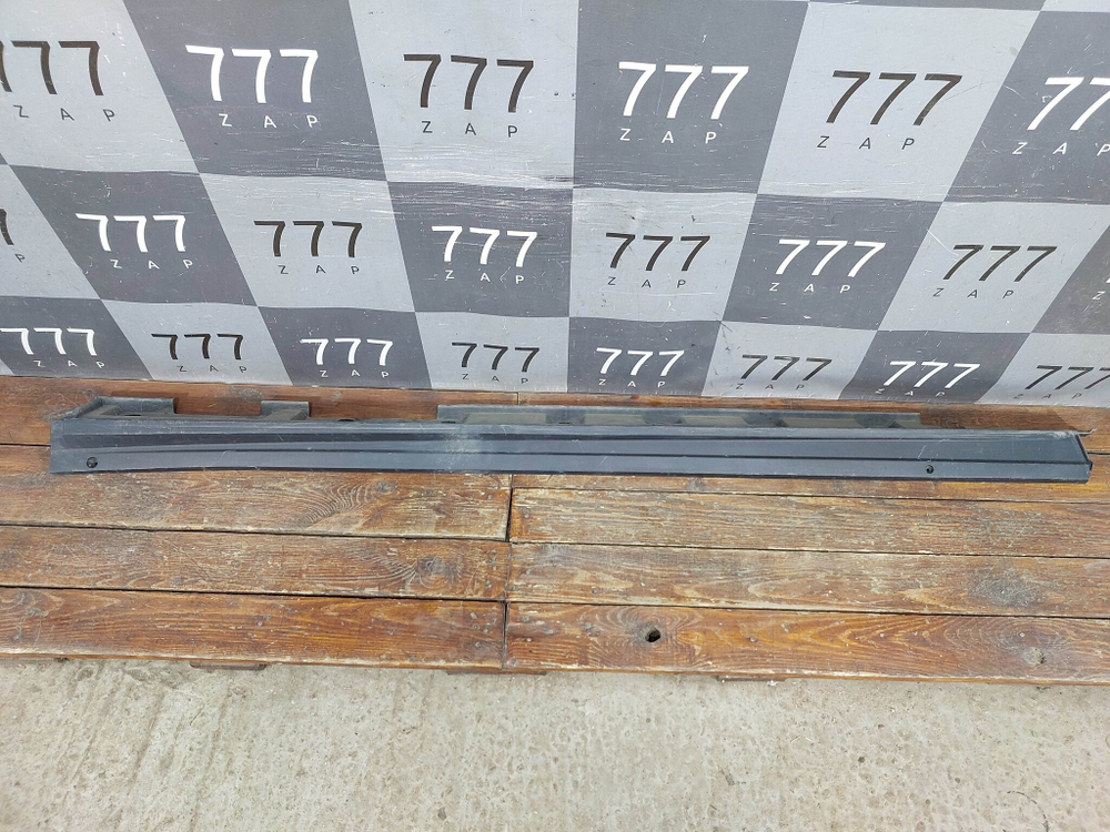 Накладка порога левого Toyota RAV4 V (XA50) 18-нв Б/У Оригинал 7586042030