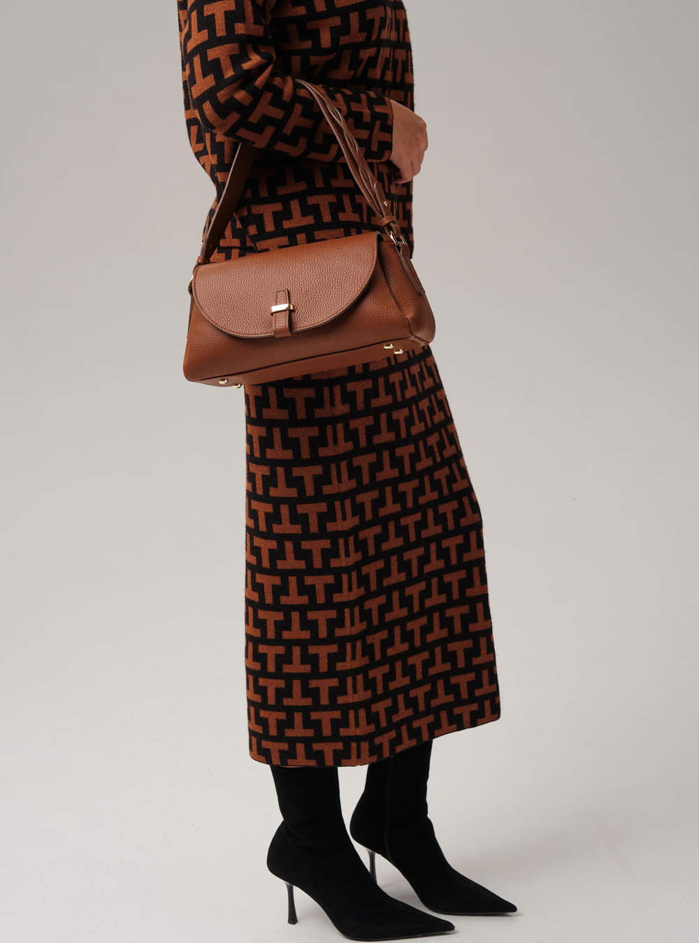 Кожаная сумка Deboro 31117 фундук