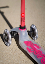 Самокат Mini Micro Deluxe Flux LED розовый неохром