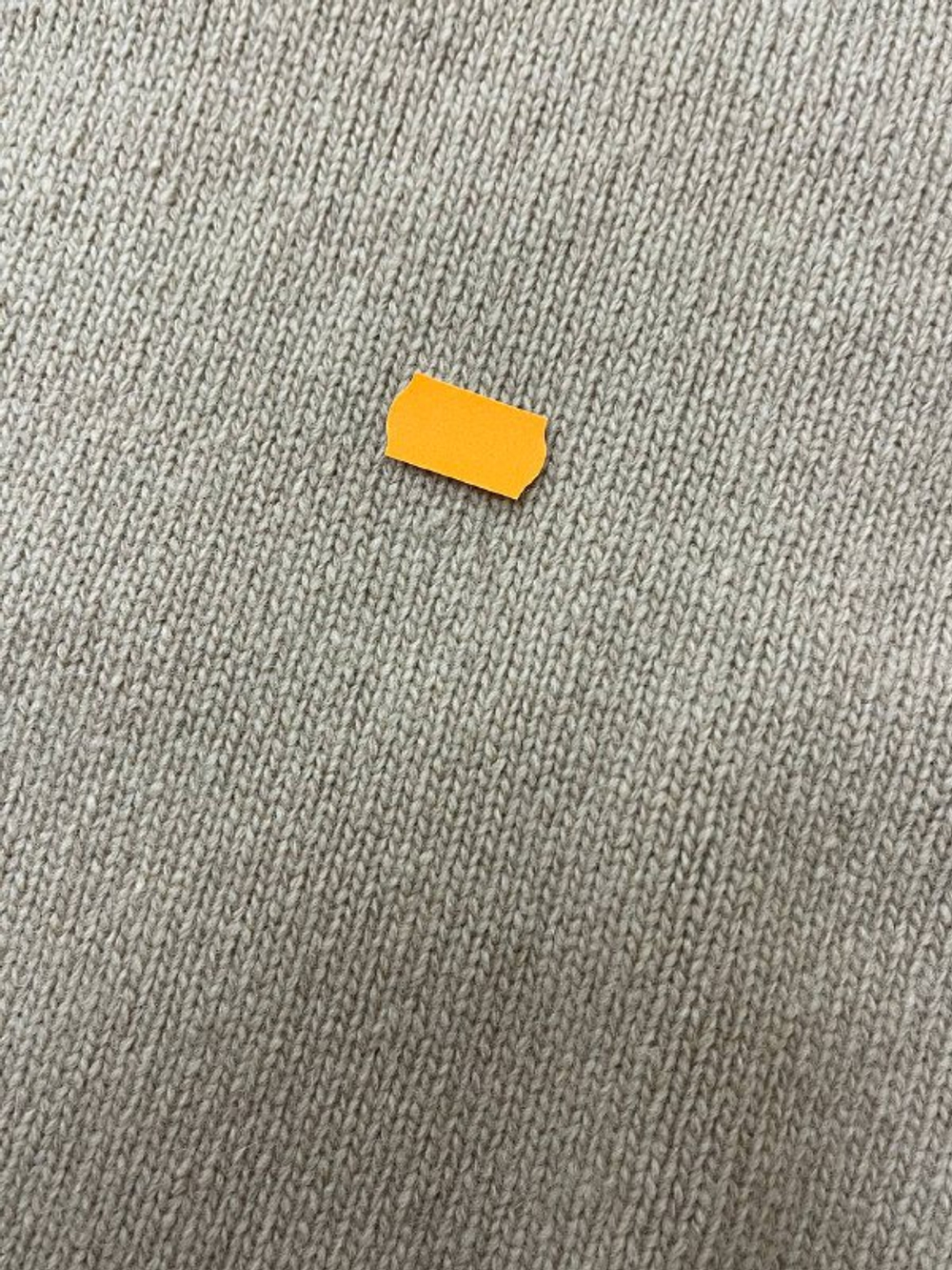 Дефект полотна, уплотнение нити. Джемпер Premium из мериноса и кашемира. С высоким воротом. Цвет кэмел. №33