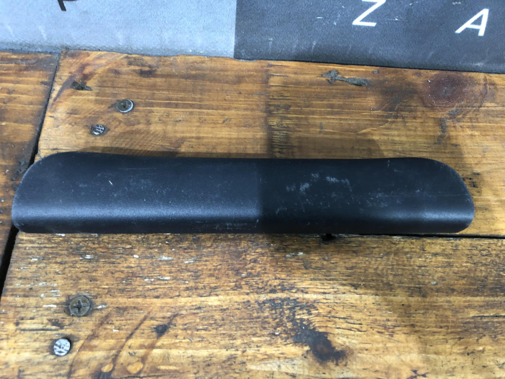 Фиксатор панели багажного отсека Kia Ceed 3 (CD) 18-нв Б/У Оригинал 81752j7200