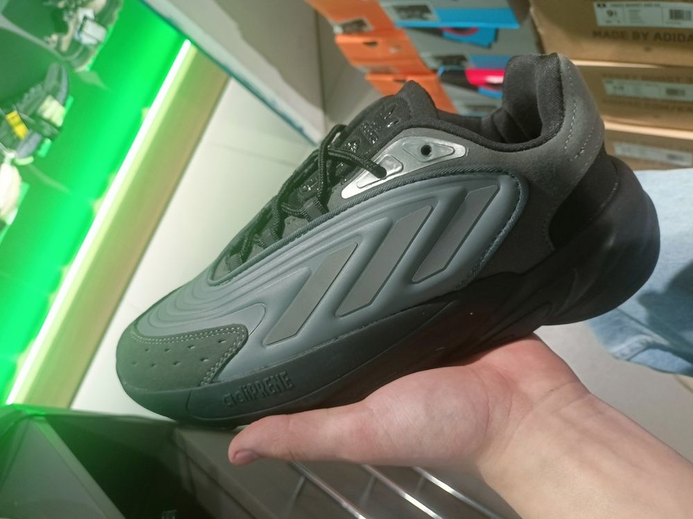 Adidas Ozelia