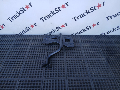 Кронштейн крыла задний правый 2022г