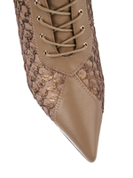 Женские бежевые ботильоны из кожи с тиснением