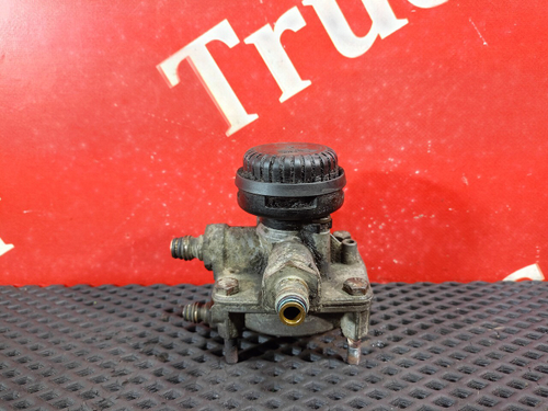 Клапан ускорительный