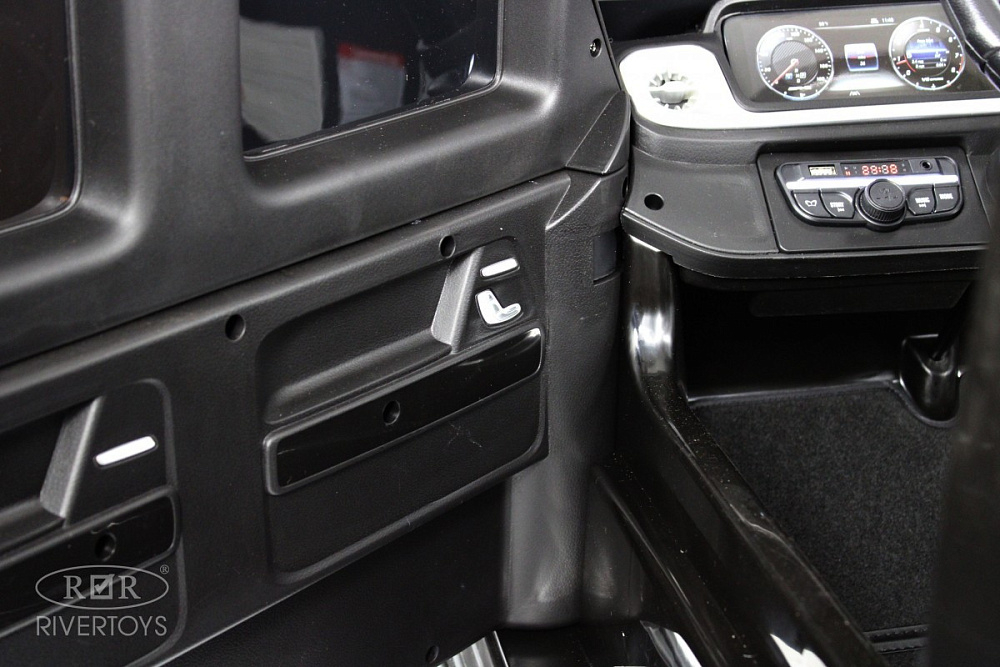 Детский электромобиль RiverToys Mercedes Benz G63 Y777YY BLACK-GLANEC/черный глянец