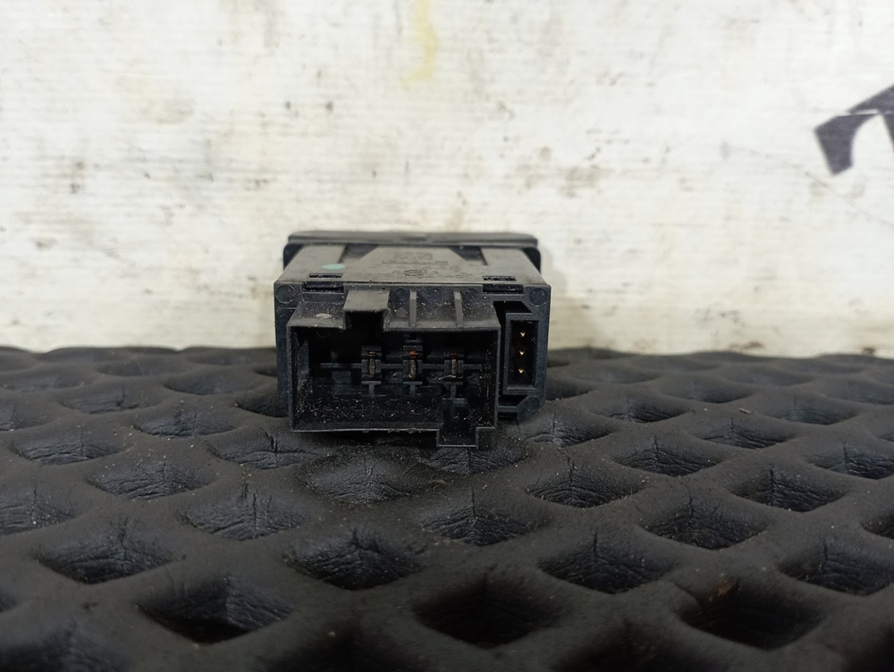 Кнопка освещения панели приборов 2018г.