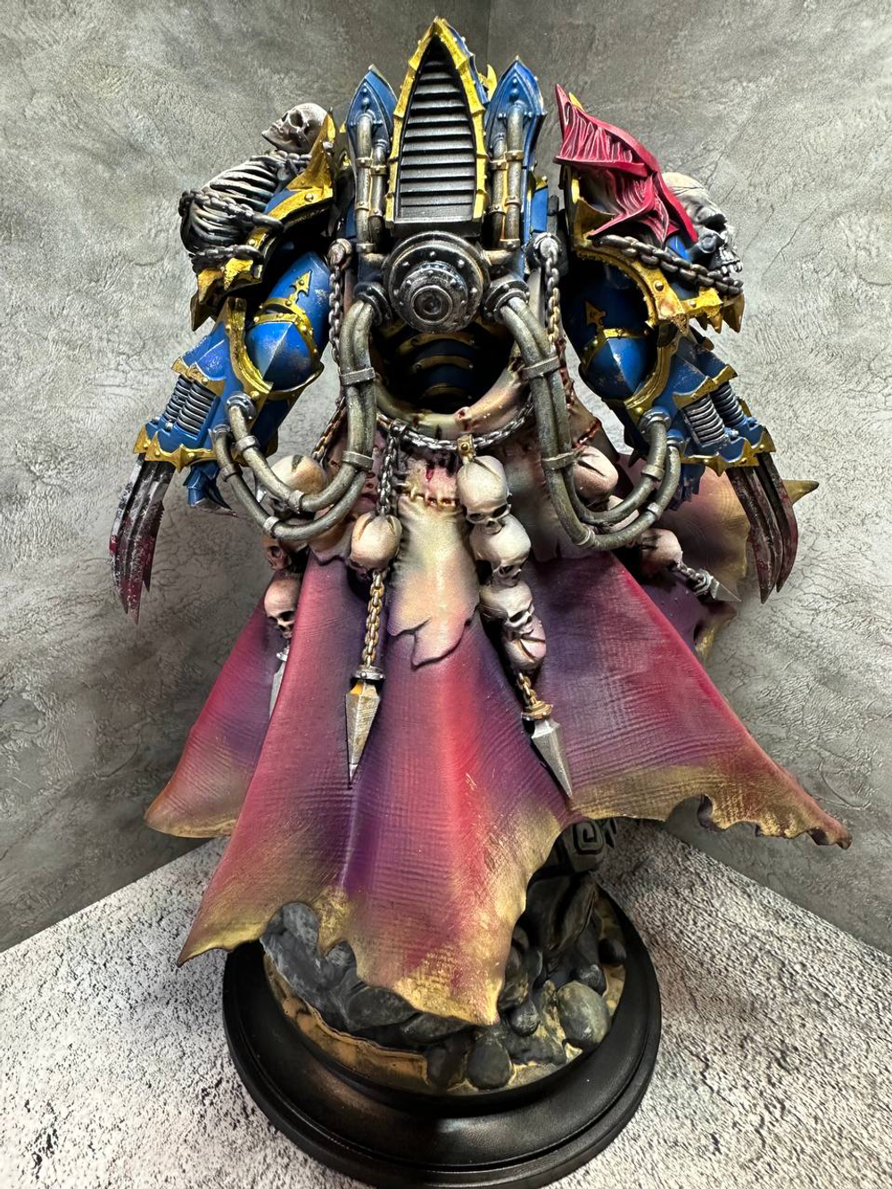 Konrad Curze Конрад Керз Warhammer 40к фигурка 25см