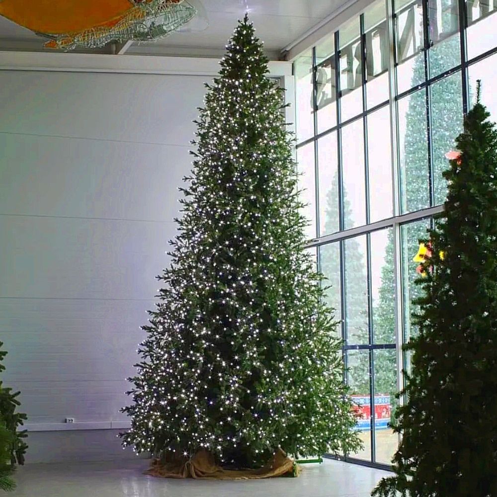 большая искусственная ель "Сказочная" с встроенной гирляндой
