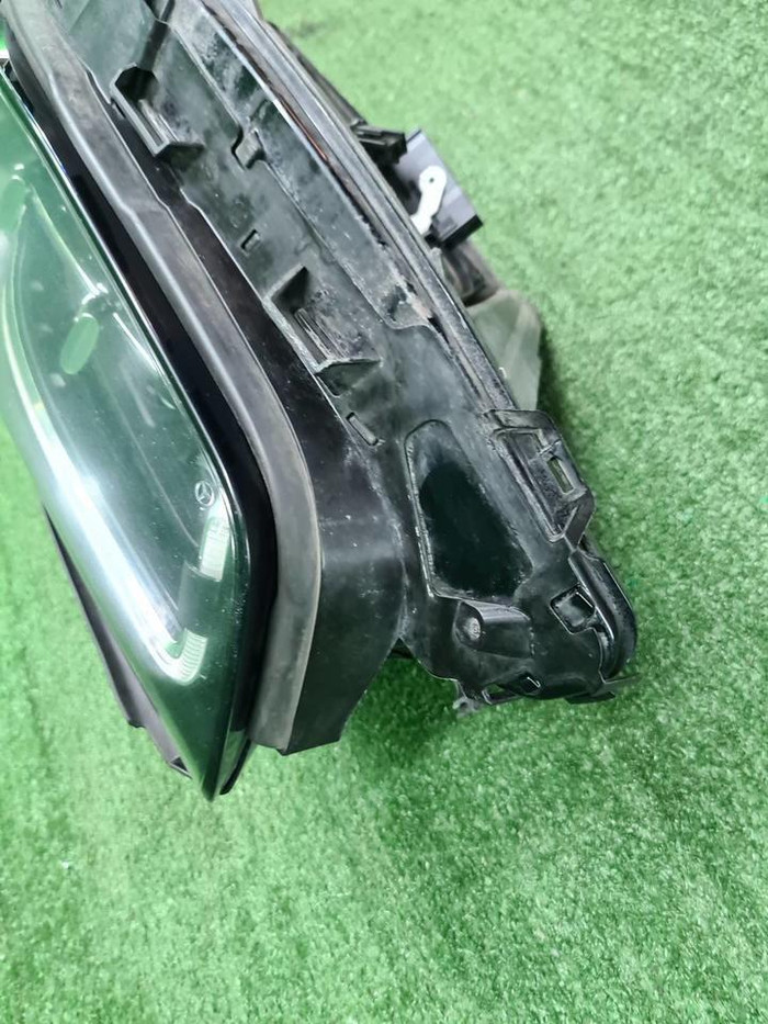 Фара левая Mercedes E W213 (2020-2023) LED
