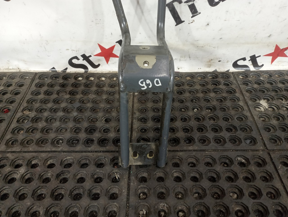 Кронштейн кранов