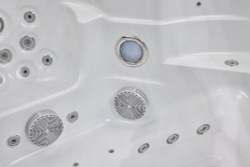 Вместительный гидромассажный спа-бассейн Victoria Star VS-402L