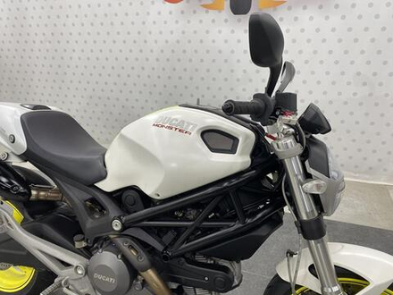 Ducati Monster 696 2011