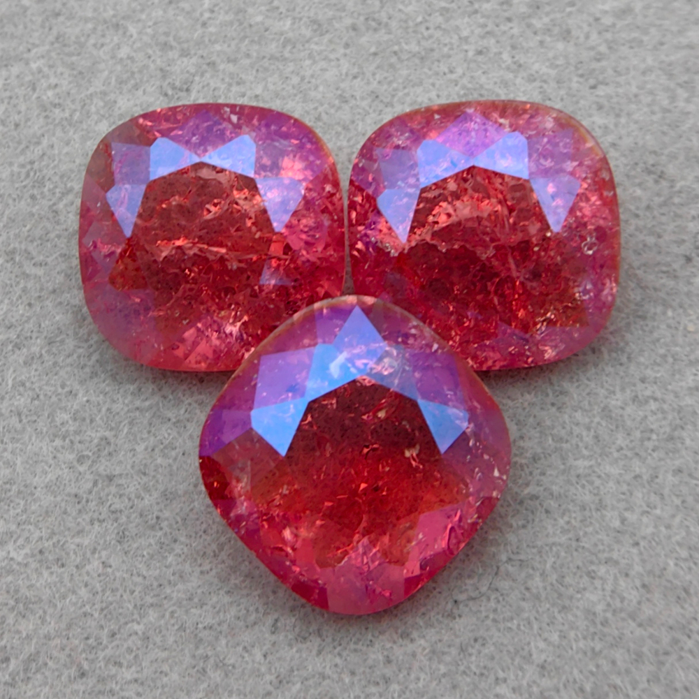 Cushion К9, Ruby Ice Shimmer