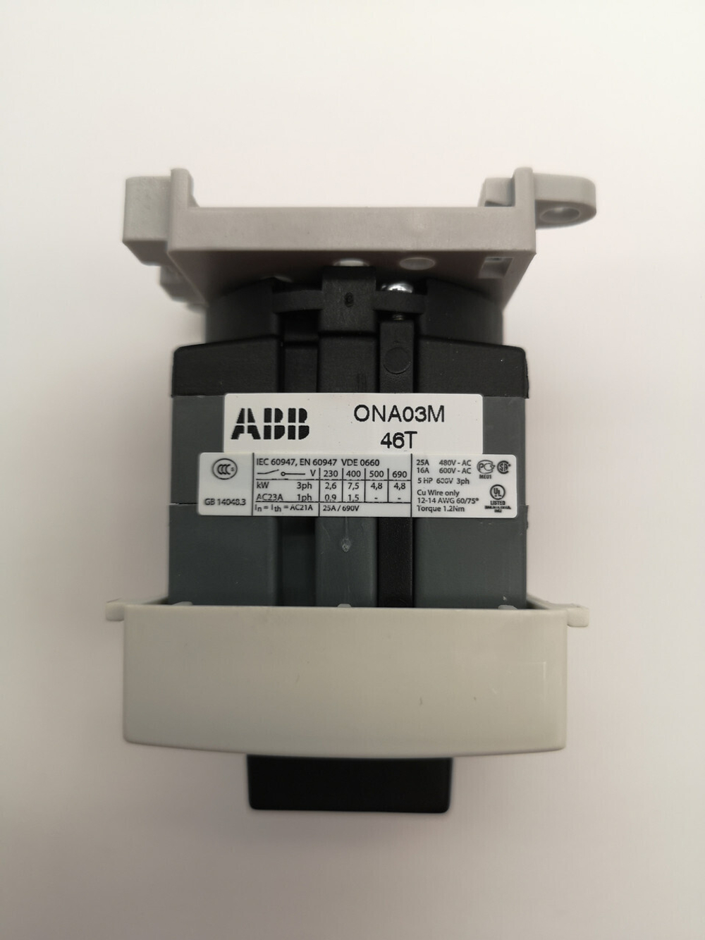 Переключатель ABB ONA03M, 2-х поз.(0-1) (трехуровневый) 25 А 1SCA022572R5800