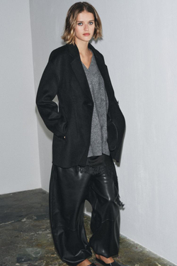 ZARA ПРИТАЛЕННЫЙ БЛЕЙЗЕР ИЗ ШЕРСТИ — ZW COLLECTION, ЧЕРНЫЙ