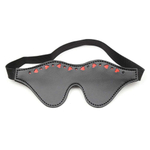 Маска закрытая черная с сердечками