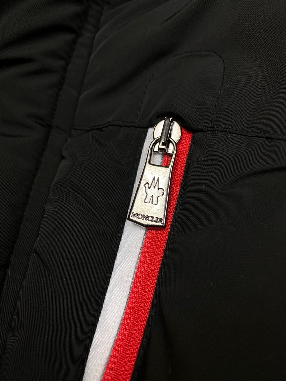 Пуховик Moncler