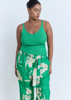 Брюки с принтом и поясом