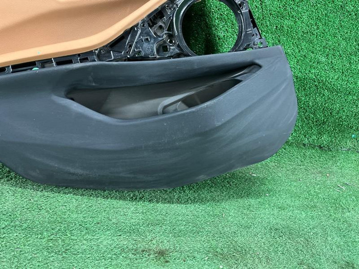 Обшивка двери задняя левая BMW 3er G20 (2018-н.в.)