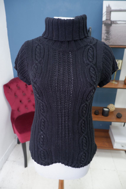 Джемпер Reserved комфортный c коротким рукавом на 13-14 лет