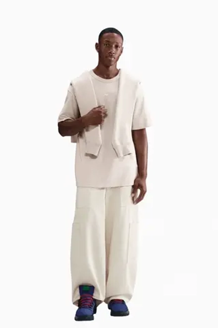 Футболка Nike Sportswear Premium Essentials - бежевый