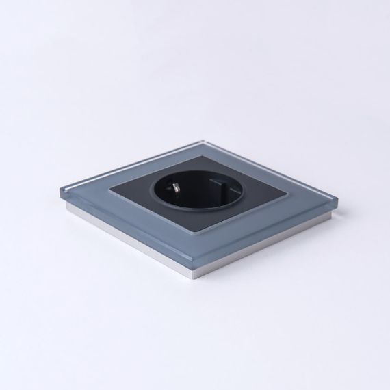 Розетка Werkel с заземлением и шторками черный матовый W1171108 4690389156885