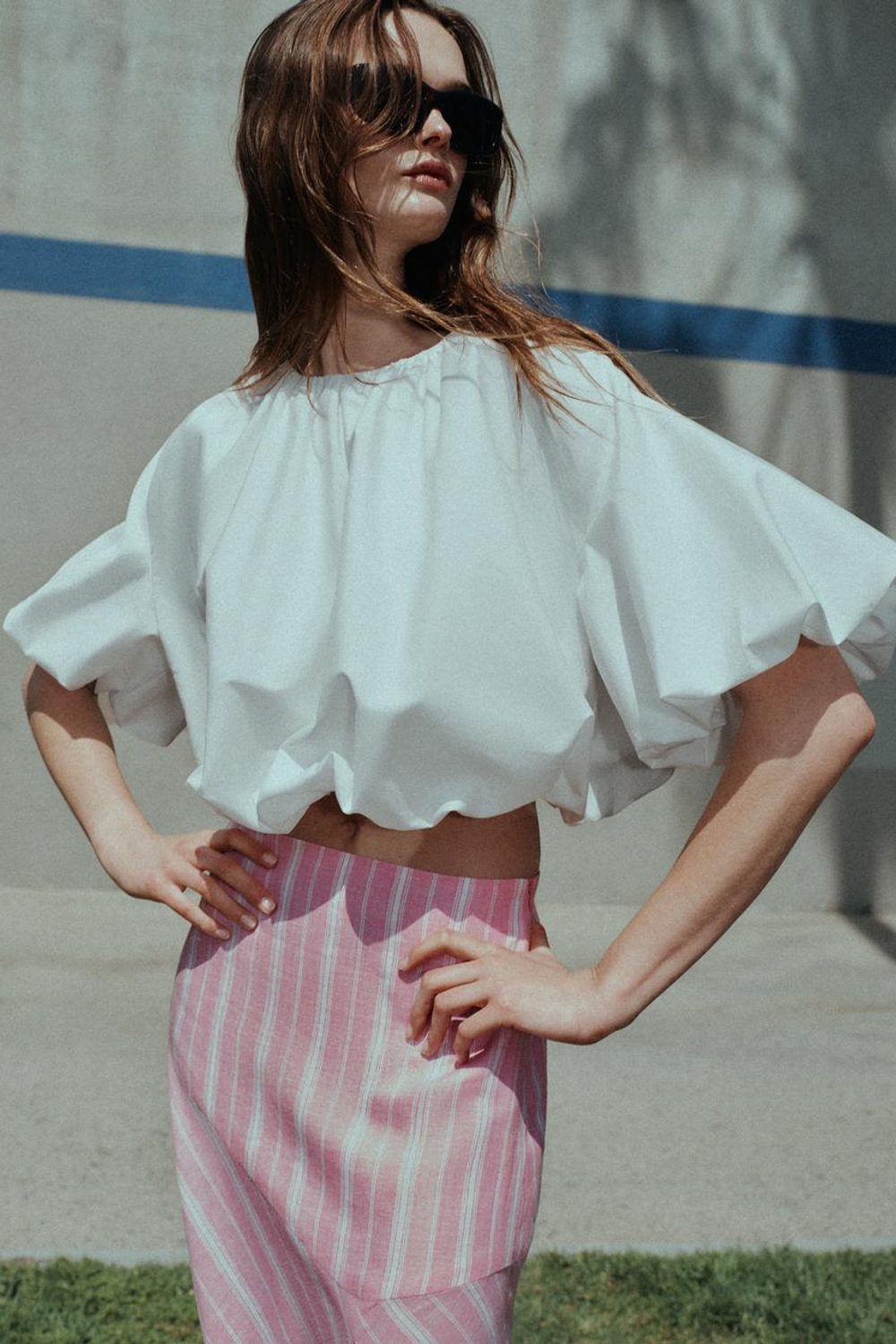 ZARA ТОП ИЗ ПОПЛИНА С ОБЪЕМНЫМИ РУКАВАМИ, БЕЛЫЙ