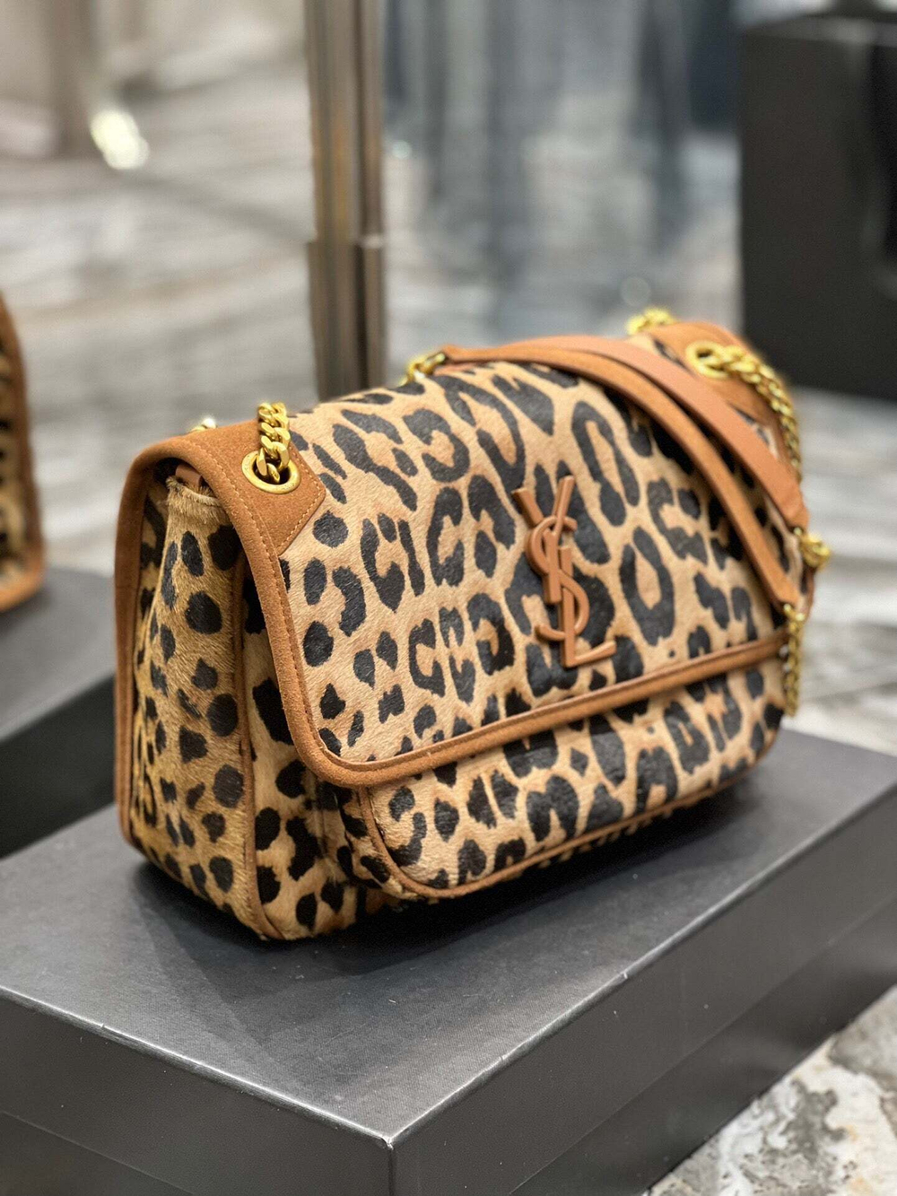Yves Saint Laurent Niki 28 cm