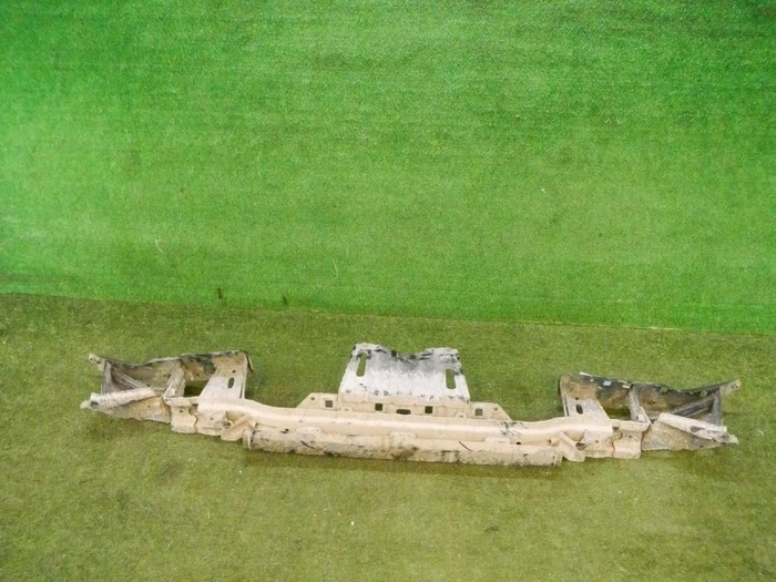 Усилитель задний Toyota Hilux 8 (2015-н.в.)