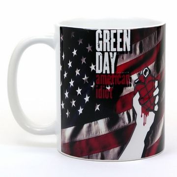 Кружка Green day American Idiot на флаге США (066)