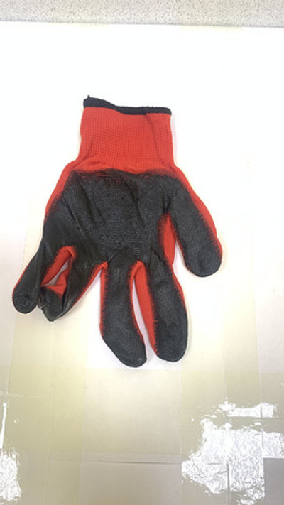 Перчатки х/б красные чёрная ладонь 14-1