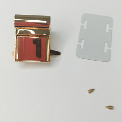 Замок-защелка на винтах 30*40 Золото