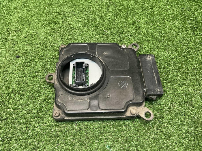 Блок управления фары RH Toyota Camry xv70 (20-нв)