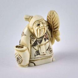 Нэцкэ Монах с веером и священным сосудом