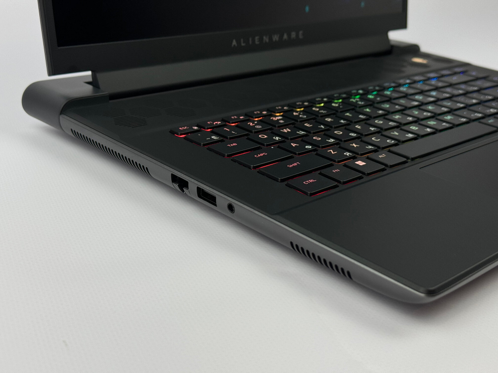 Игровой ноутбук Dell Alienware M16 R1 Ryzen 9 7845HX/16GB(RAM)/1TB(SSD)/RTX4080(12GB)/16.0/2560x1600/240Hz