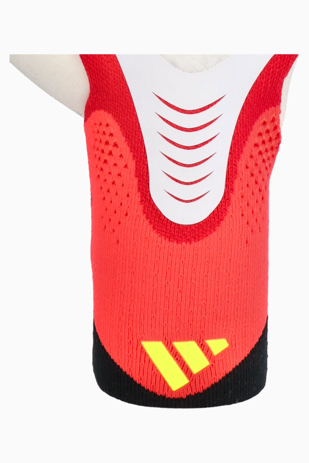 Вратарские перчатки adidas Predator Pro Hybrid - белый